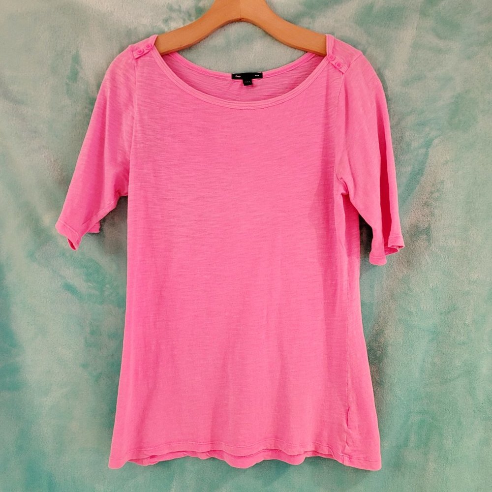 GAP Hot Pink Boat Neck t-shirt size medium